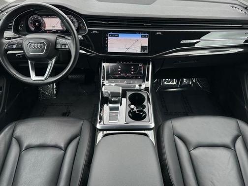 2022 Audi Q7 55 Premium Plus