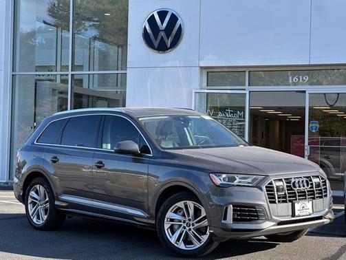 2022 Audi Q7 55 Premium Plus