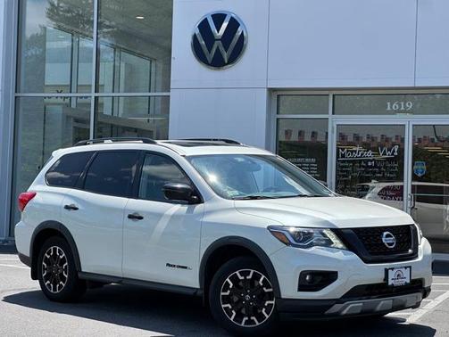 2019 Nissan Pathfinder SL