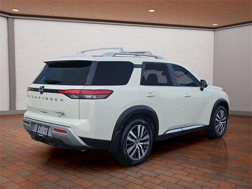 2022 Nissan Pathfinder Platinum