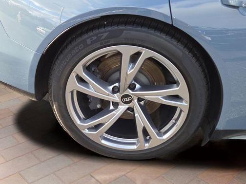 Kemora Gray Metallic 2023 Audi e-tron GT Premium Plus