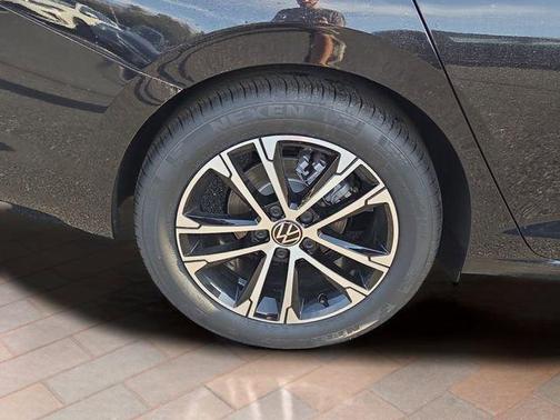 Deep Black Pearl Effect 2026 Volkswagen Jetta 1.5T Sport
