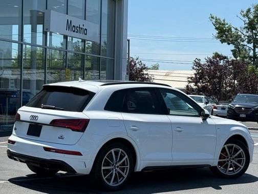 2024 Audi Q5 e 55 S line quattro Premium