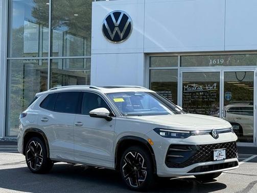 2025 Volkswagen Tiguan 2.0T SEL R-Line