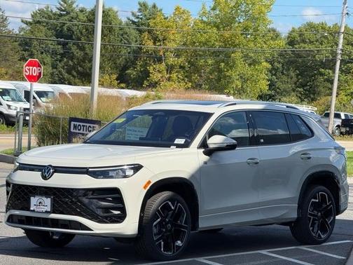 2025 Volkswagen Tiguan 2.0T SEL R-Line