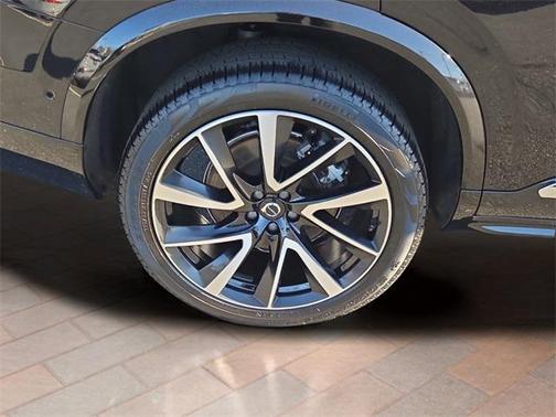 2024 Volvo XC90 B6 Plus Bright Theme 7-Seater