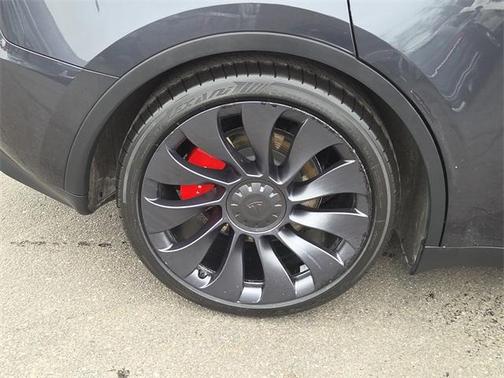 2024 Tesla Model Y Performance