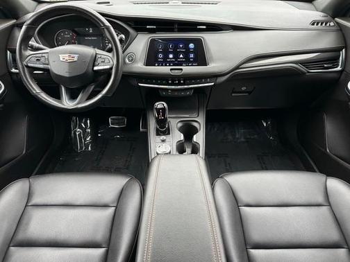 2023 Cadillac XT4 Sport