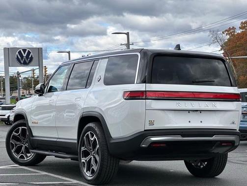 2023 Rivian R1S Launch Edition