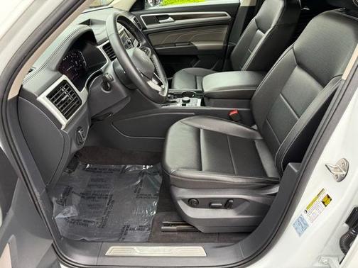 2022 Volkswagen Atlas 3.6L SE w/Technology