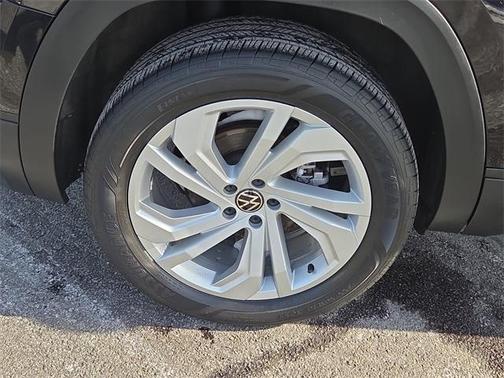 2022 Volkswagen Atlas 3.6L SE w/Technology