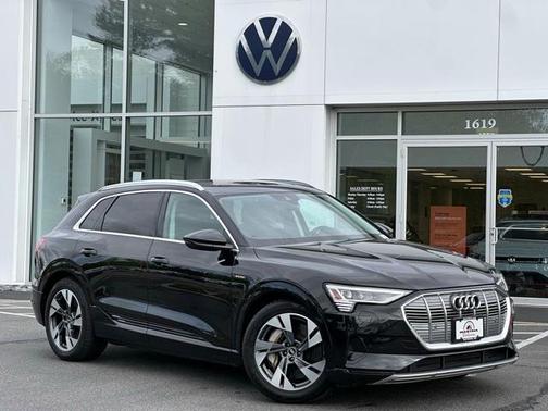 2021 Audi e-tron Premium