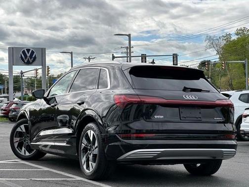 2021 Audi e-tron Premium