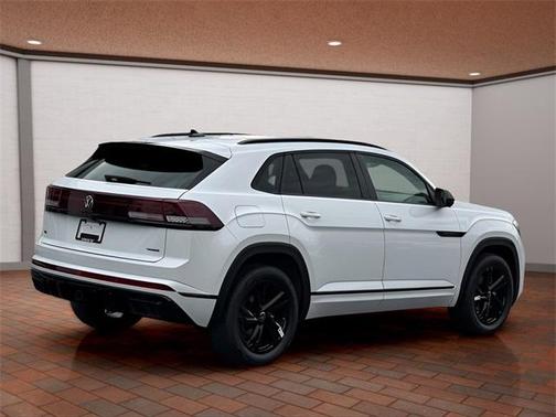 2026 Volkswagen Atlas Cross Sport 2.0T SEL R-Line Black