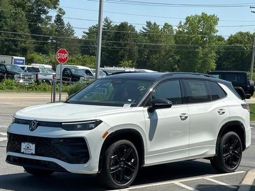 2025 Volkswagen Tiguan 2.0T SE R-Line Black