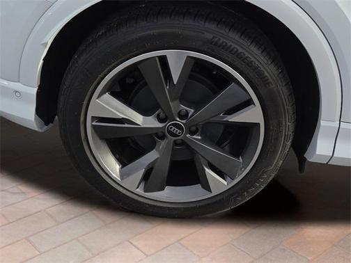 2024 Audi Q4 e-tron 55 quattro Premium