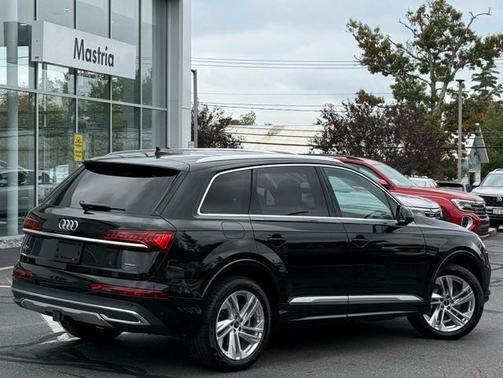 2023 Audi Q7 55 Premium Plus