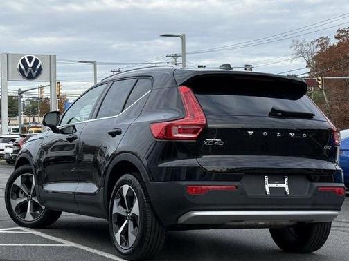 2025 Volvo XC40 B5 Plus Bright Theme