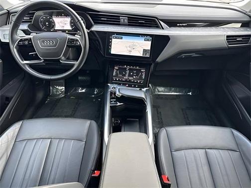 2023 Audi e-tron Premium Plus