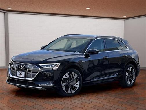 2023 Audi e-tron Premium Plus