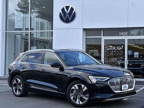 2023 Audi e-tron Premium Plus