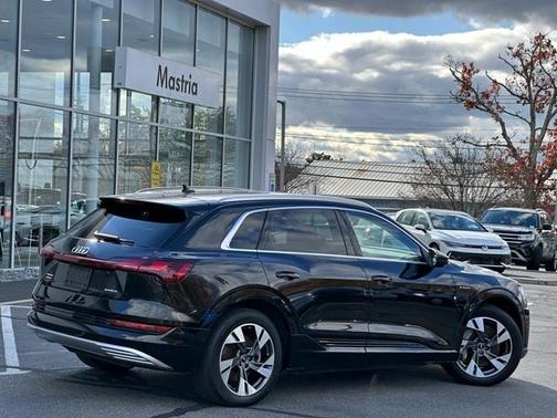 2023 Audi e-tron Premium Plus