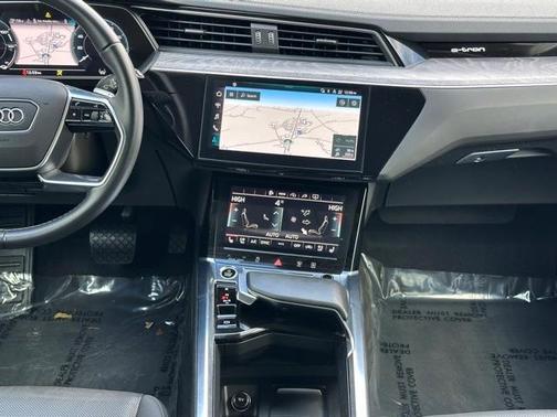 2023 Audi e-tron Premium Plus