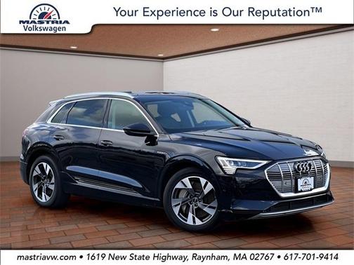 2023 Audi e-tron Premium Plus