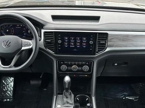 2023 Volkswagen Atlas Cross Sport 2.0T SE w/Technology