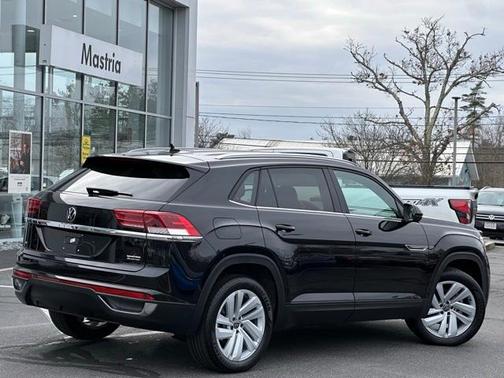 2023 Volkswagen Atlas Cross Sport 2.0T SE w/Technology
