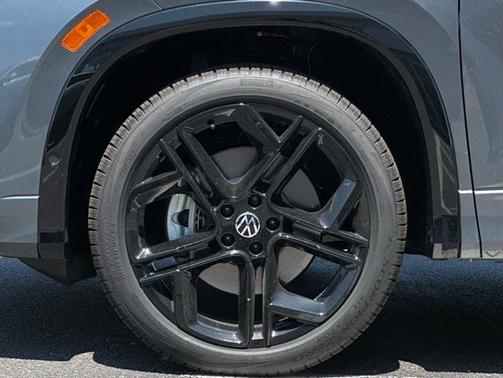 2025 Volkswagen Tiguan 2.0T SE R-Line Black