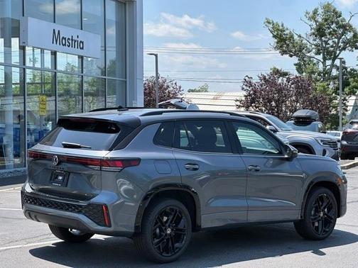 2025 Volkswagen Tiguan 2.0T SE R-Line Black