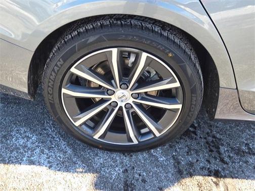 2021 Volvo S60 T5 Momentum