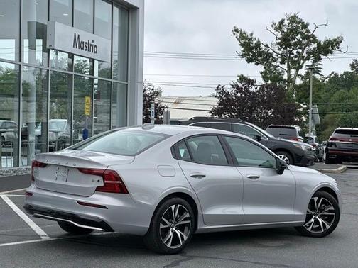 2025 Volvo S60 B5 Core