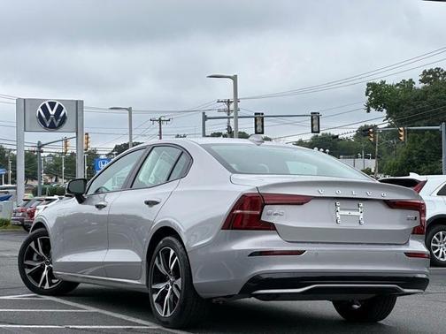 2025 Volvo S60 B5 Core