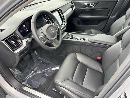 2025 Volvo S60 B5 Core