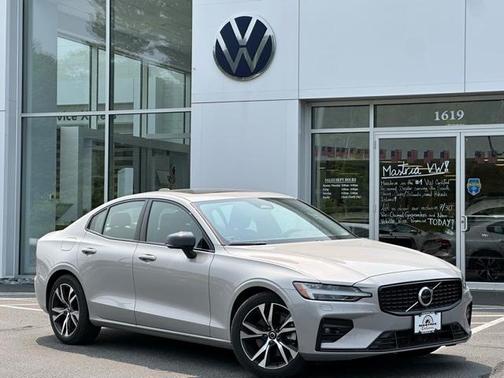 2025 Volvo S60 B5 Core