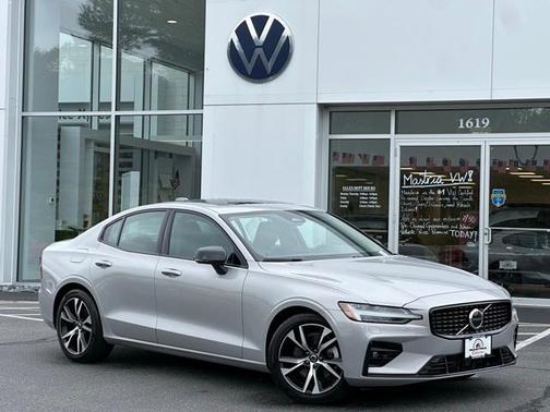2025 Volvo S60 B5 Core