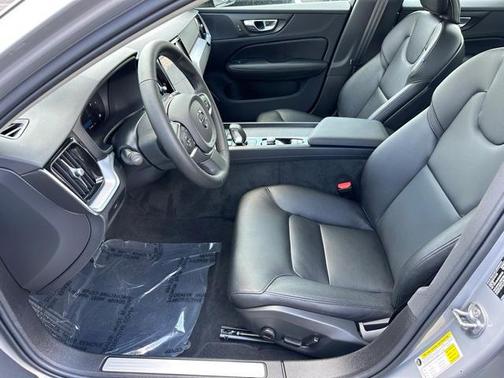 2025 Volvo S60 B5 Core