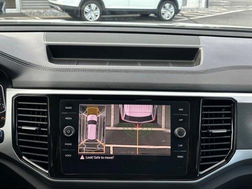 2022 Volkswagen Atlas 3.6L SEL Premium R-Line