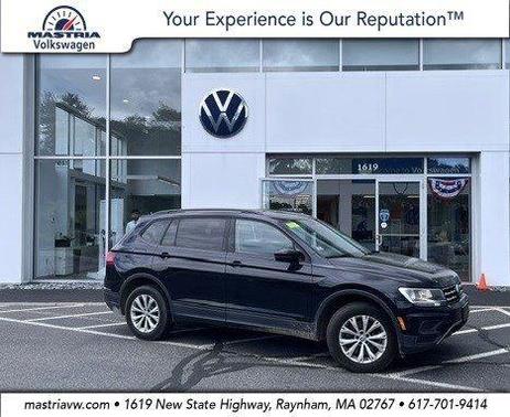 Deep Black Pearl Effect 2020 Volkswagen Tiguan 2.0T S