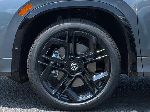 2025 Volkswagen Tiguan 2.0T SE R-Line Black