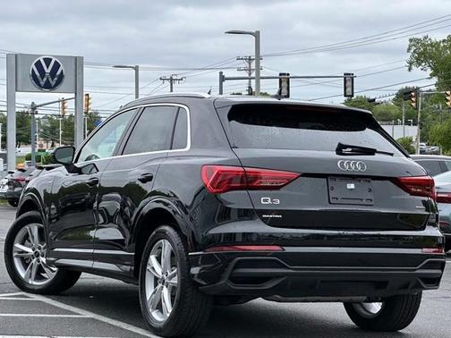 2024 Audi Q3 45 S line Premium