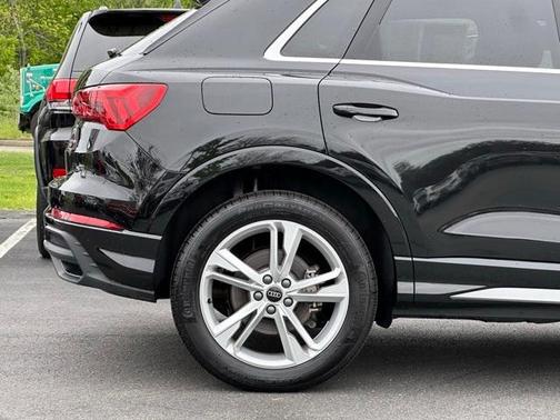 2024 Audi Q3 45 S line Premium