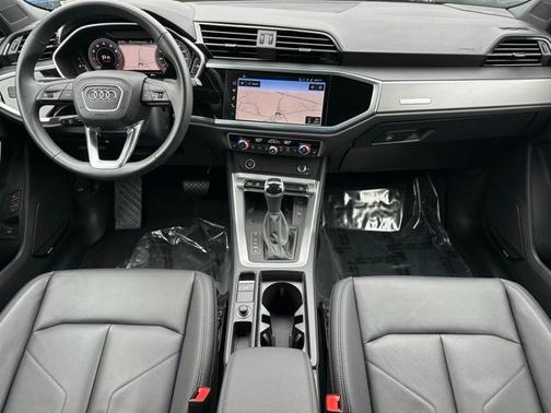 2024 Audi Q3 45 S line Premium