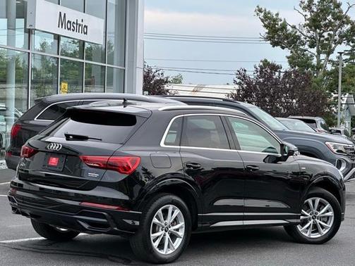 2022 Audi Q3 45 S line Premium