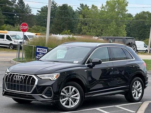 2022 Audi Q3 45 S line Premium