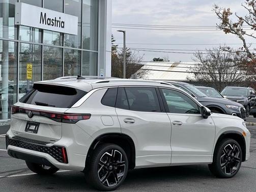 2026 Volkswagen Tiguan 2.0T SEL R-Line