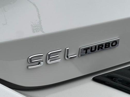 2026 Volkswagen Tiguan 2.0T SEL R-Line