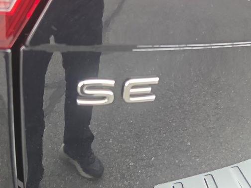 Deep Black Pearl Effect 2023 Volkswagen Tiguan 2.0T SE